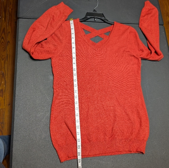 Love Ellie Women's Orange V-Neck Sweater with Cross Back Detail Size Small NWOT - Picture 5 of 7